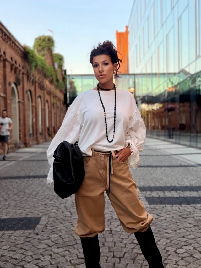 Detal ma znaczenie. ✨ Koronki, luźny krój i odrobina elegancji na co dzień. Co myślicie o takim połączeniu? #ootd #styleinspiration #casualchic #bastetfashion